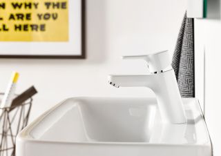 Смеситель для раковины Kludi Pure&Easy белый 370289165