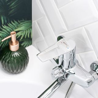 Смеситель для ванны с душем BOOU B8246-18F хром