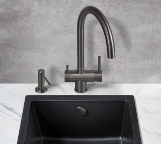 Смеситель для кухни Milacio Ultra MCU.554.GM под фильтр с краном для питьевой воды воронёная сталь